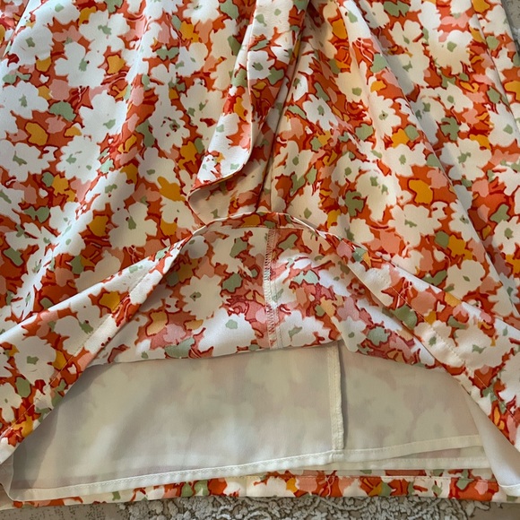 Low back floral dress with tie back from dynamite - Picture 6 of 9